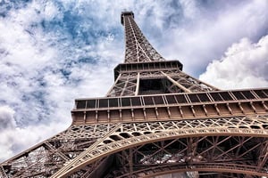 Cleaning the Eiffel Tower with GMA Garnet™